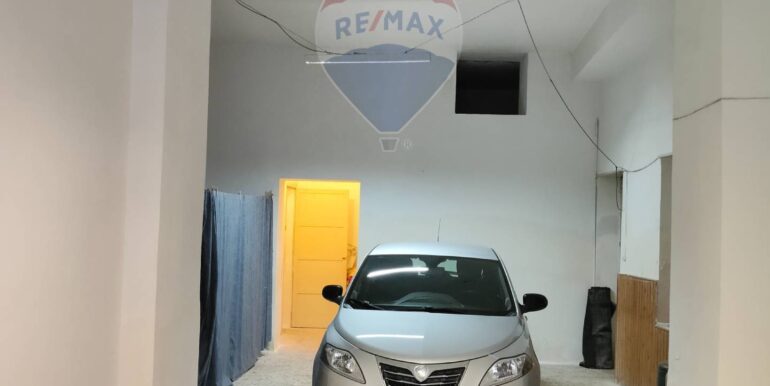 20251128192502-1001303-7