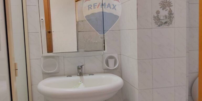 20251128192505-1001303-8