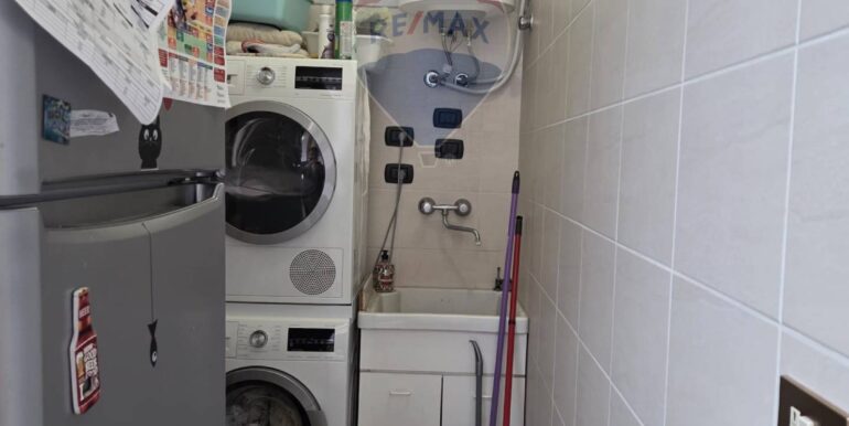 20251128194015-1005468-1