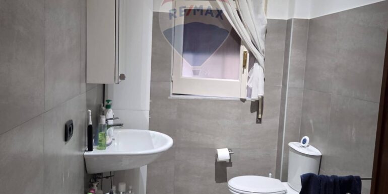 20251128194142-1005468-9