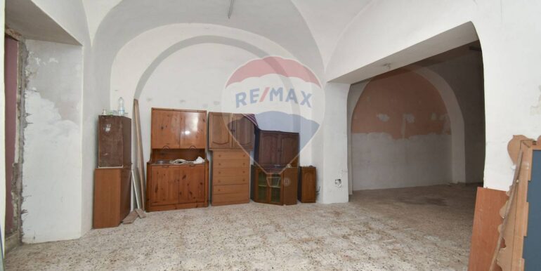 20251128201632-1005470-3