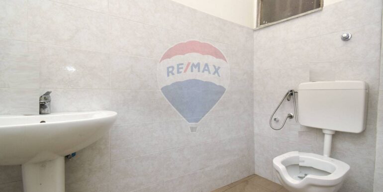 20251128201635-1005470-4