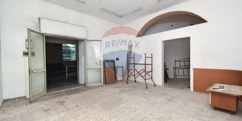 20251128201648-1005470-8