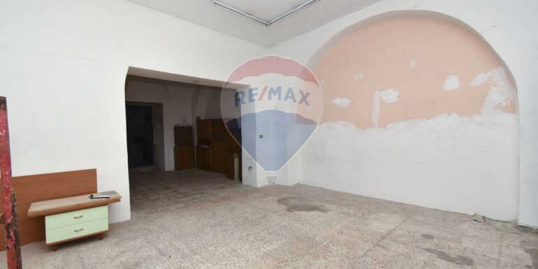 20251128201652-1005470-9