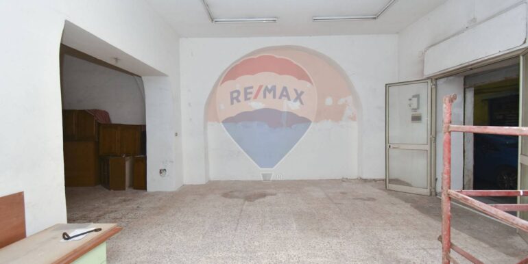 20251128201658-1005470-11