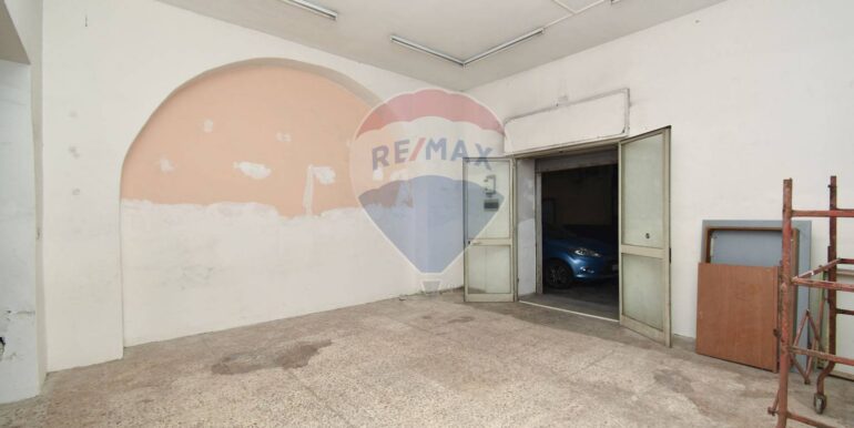 20251128201701-1005470-12