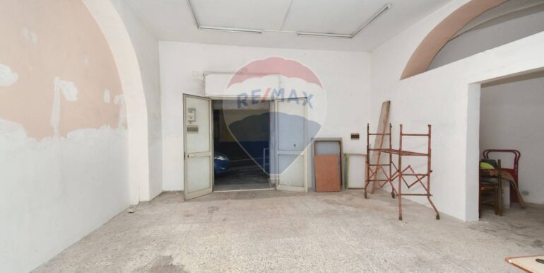 20251128201714-1005470-16