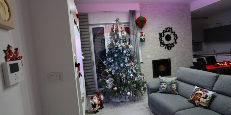 20251128212157-1003898-21