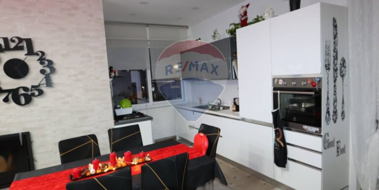 20251128212200-1003898-22