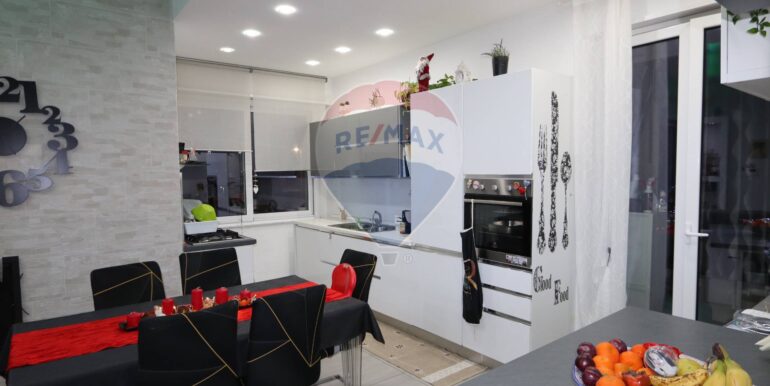 20251128212203-1003898-23