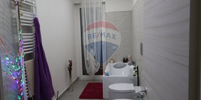 20251128212205-1003898-24