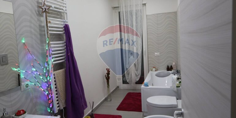 20251128212208-1003898-25