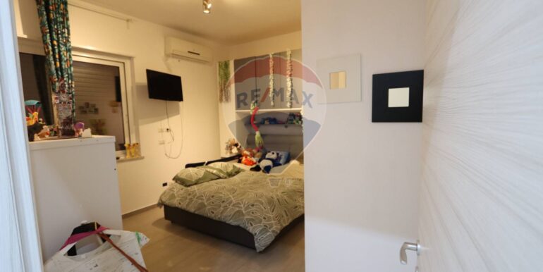 20251128212244-1003898-35