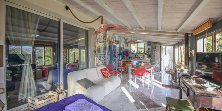 20251129195648-1005508-9