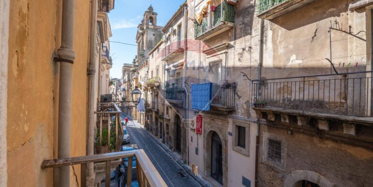 20251130162327-997594-32