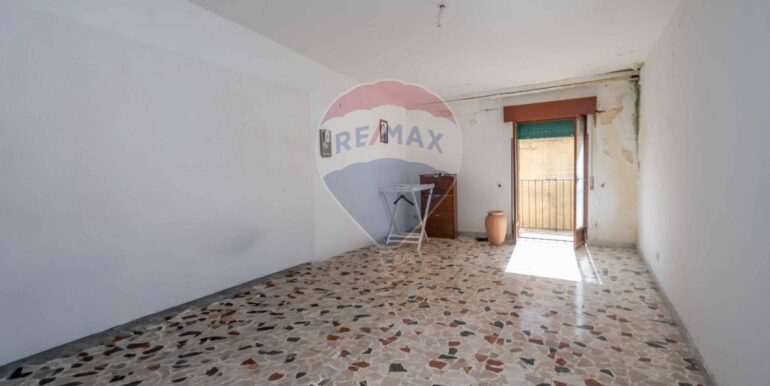 20251130170045-988794-23