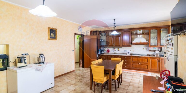 20251130191236-997520-17