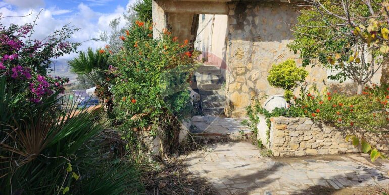 20251130230948-1002874-33