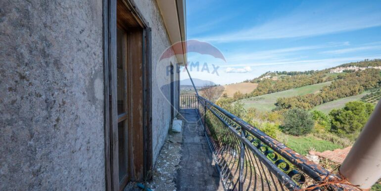 20251130230959-1002874-37