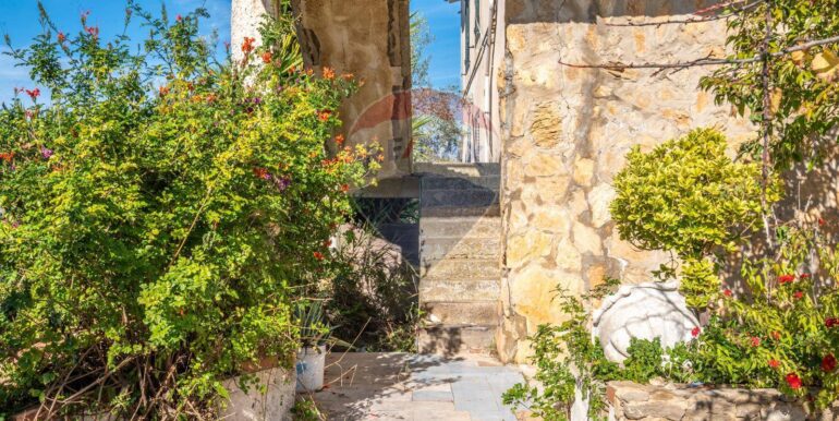 20251130231016-1002874-43