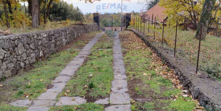 20251201104440-1005652-9