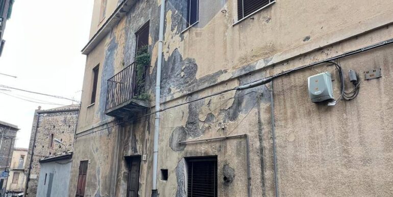 20251201104526-1005642-6