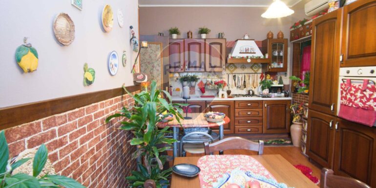 20251201111532-1005663-8