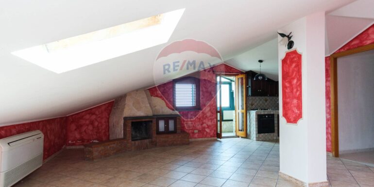 20251201114243-1005676-2