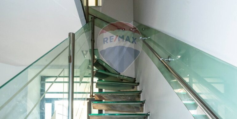 20251201115403-1005680-8