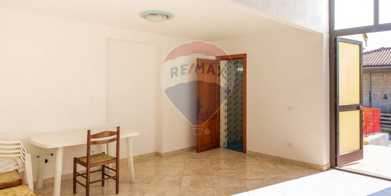 20251201122059-1005689-9