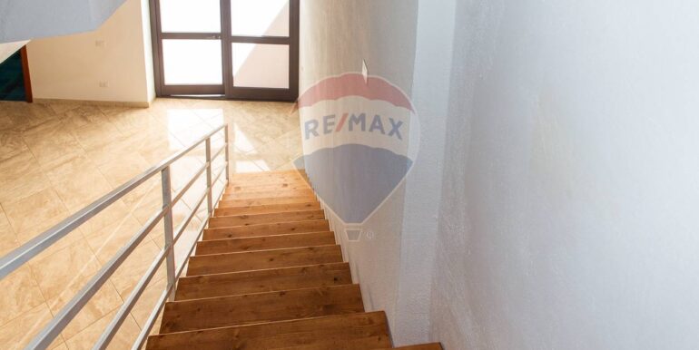 20251201122122-1005689-18