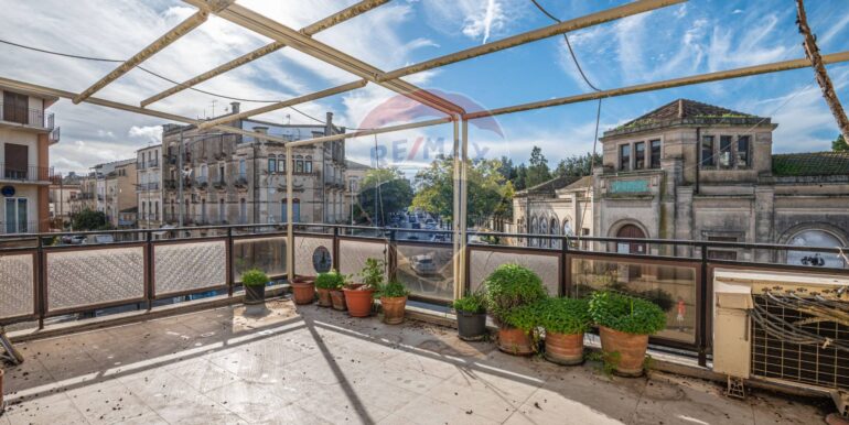 20251201152800-1000470-1