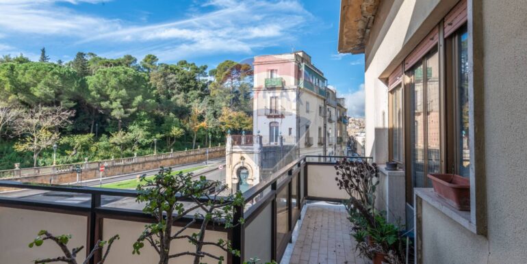 20251201152921-1000470-20