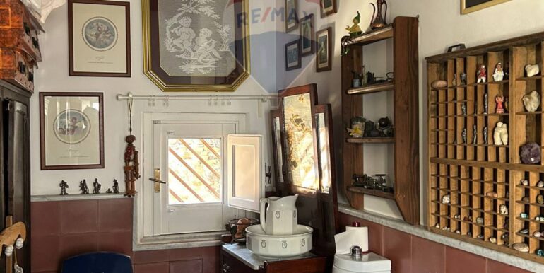 20251201175607-1005808-8