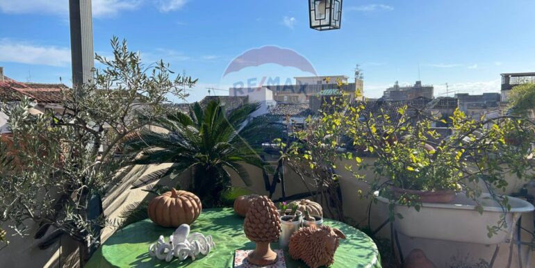 20251201175608-1005808-10