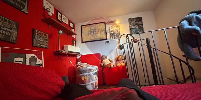 20251201175608-1005808-11