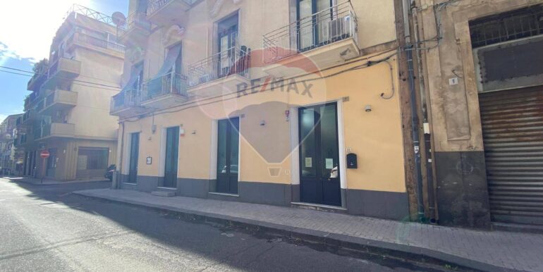 20251201182651-1005827-2