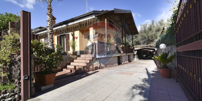 20251201183559-1005821-2