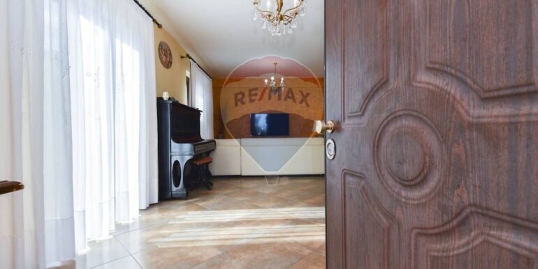 20251201183638-1005821-17