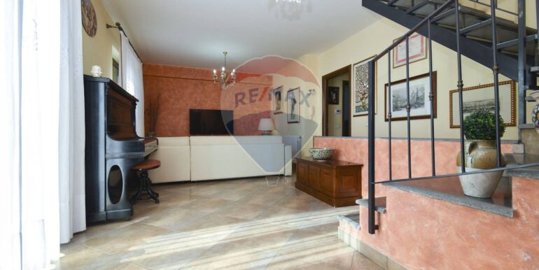 20251201183640-1005821-18