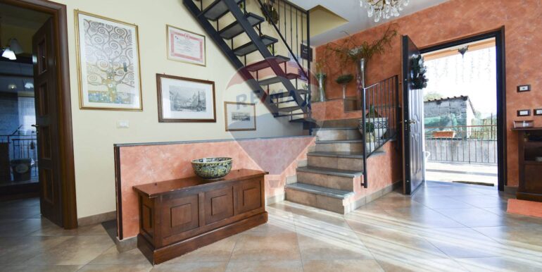 20251201183647-1005821-21