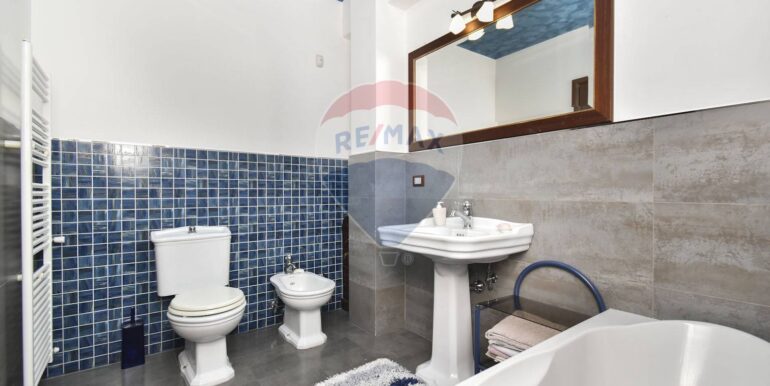 20251201183707-1005821-29