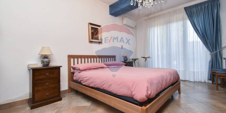 20251201183711-1005821-31