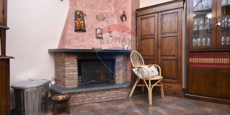 20251201183726-1005821-37