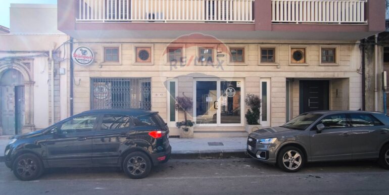 20251201194445-1005842-1