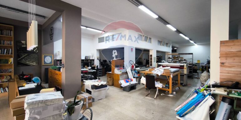 20251201194504-1005842-6