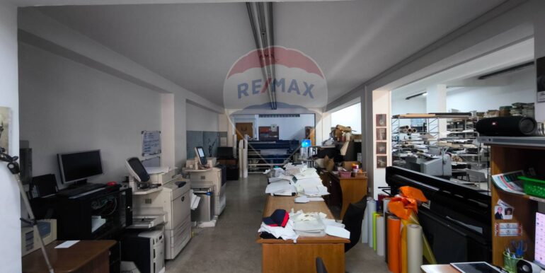 20251201194510-1005842-8