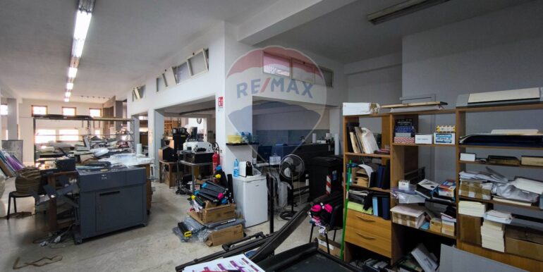 20251201194523-1005842-12