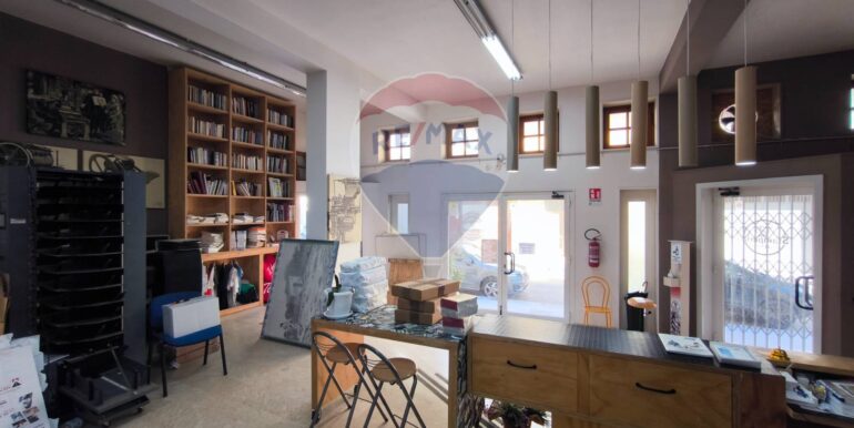 20251201194539-1005842-17