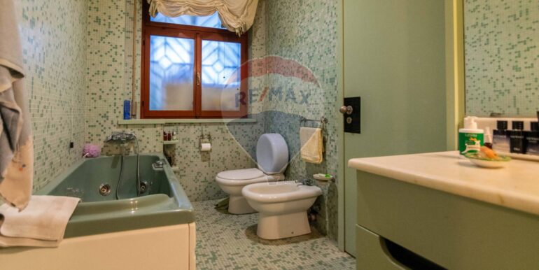 20251201200949-1005838-13